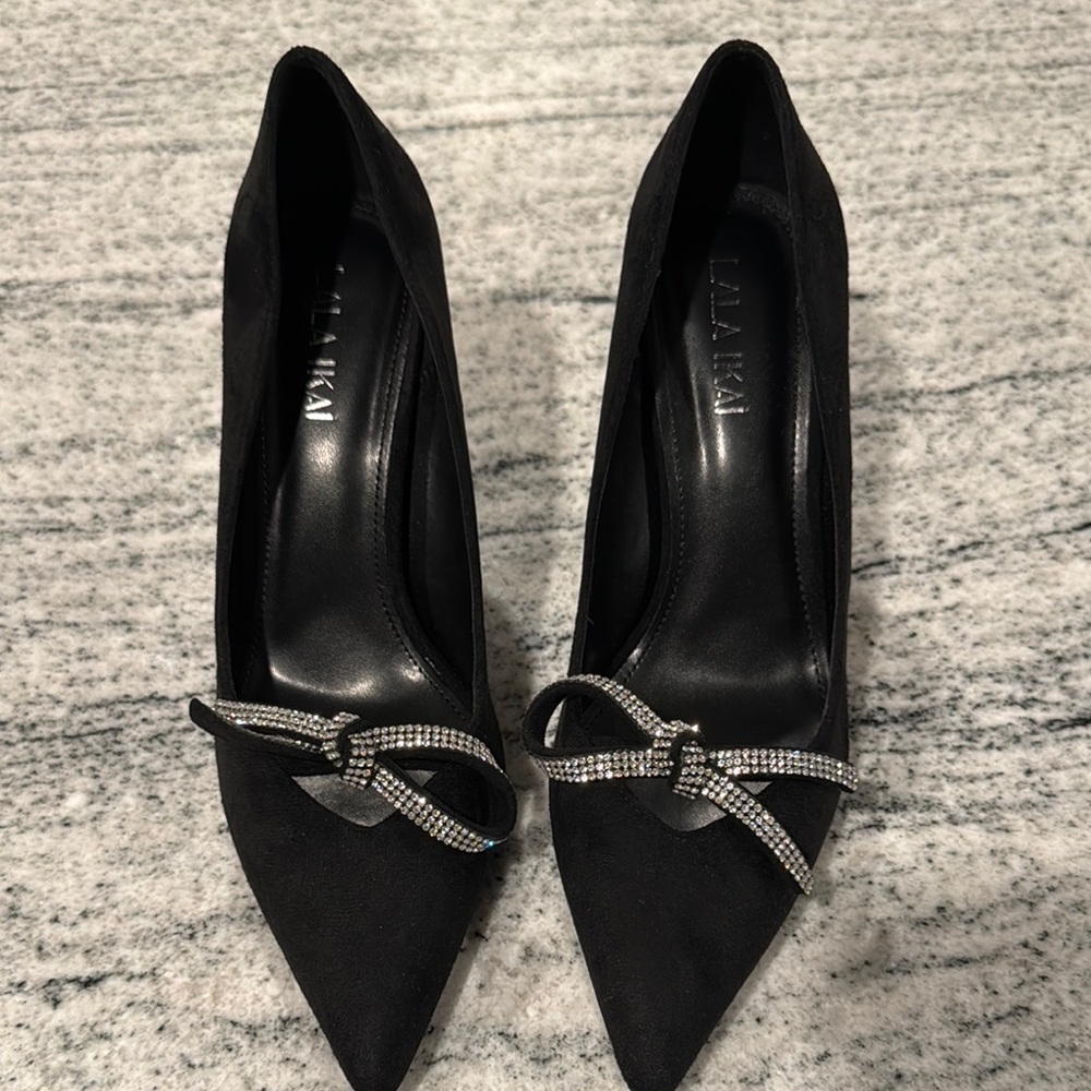 Black Women's Heels with Bow Detail